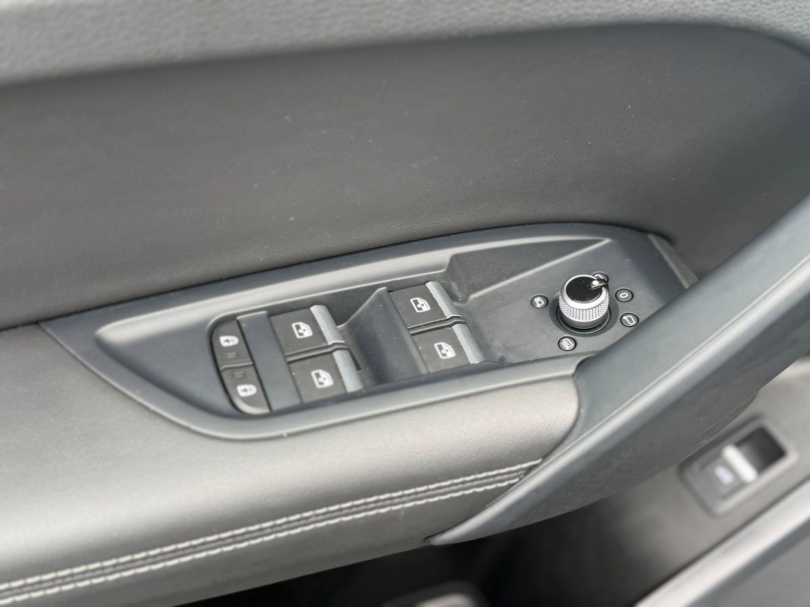 Used 2022 Audi Q5 2.0T Premium Plus w/ Premium Plus Package image 25