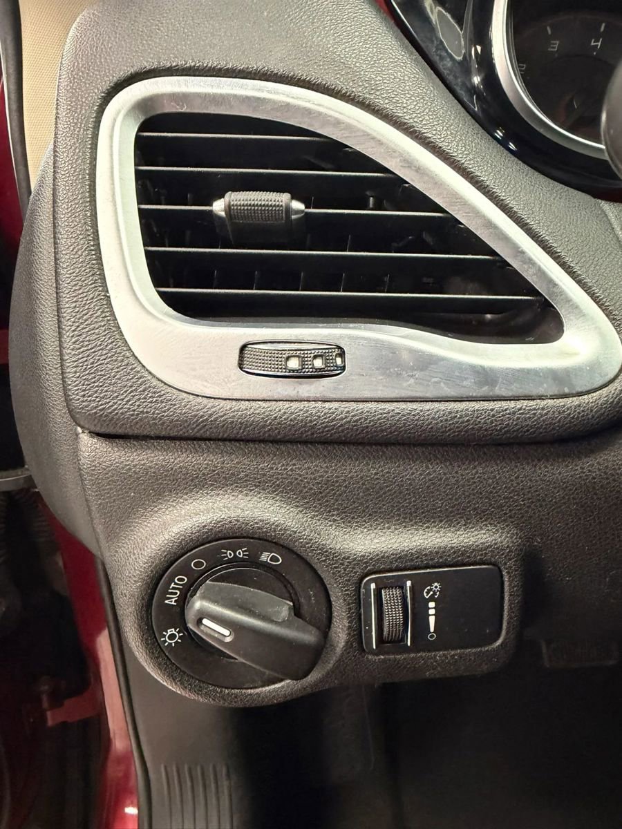 Used 2015 Dodge Dart SXT image 21