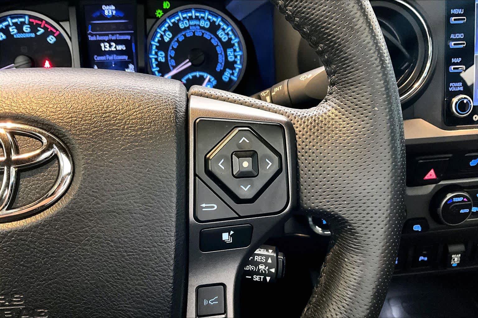 Used 2023 Toyota Tacoma TRD Off-Road w/ TRD Premium Off Road Package AWD/4WD image 25