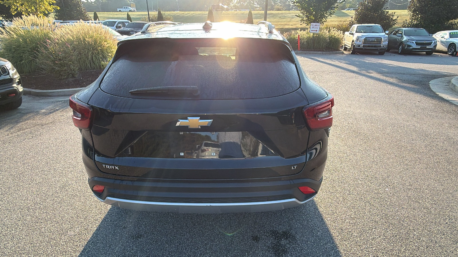 Used 2025 Chevrolet Trax LT FWD image 9