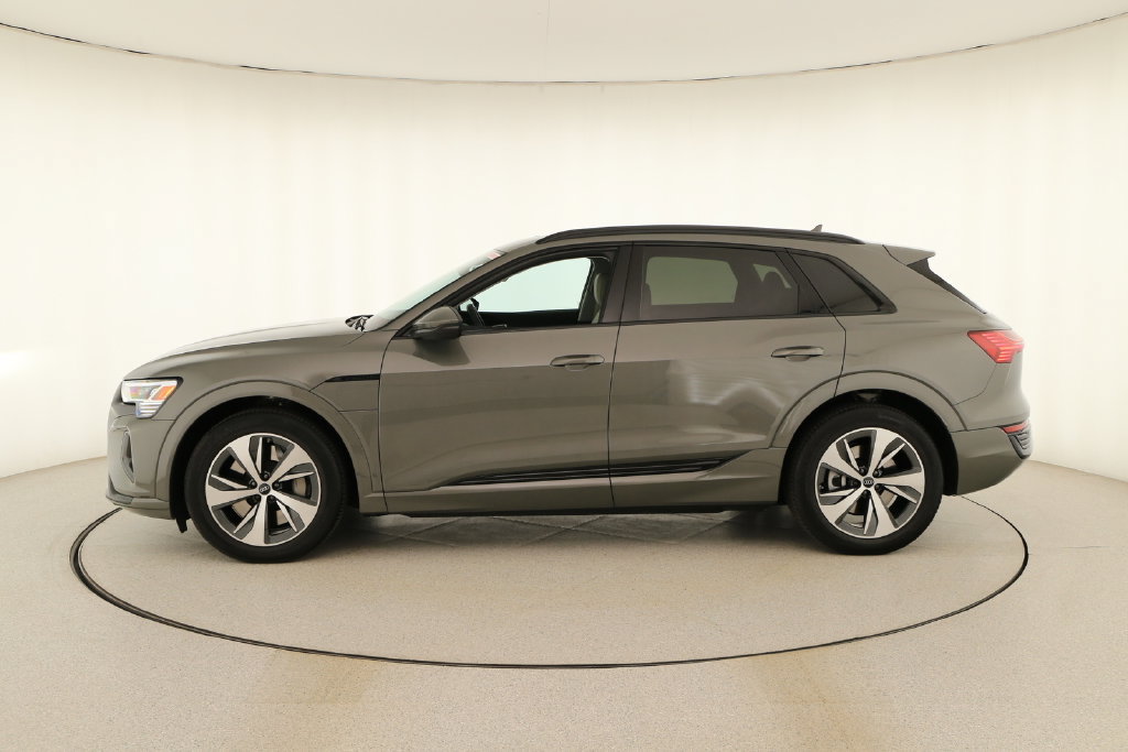Certified 2024 Audi Q8 e-tron Premium Plus AWD/4WD image 2