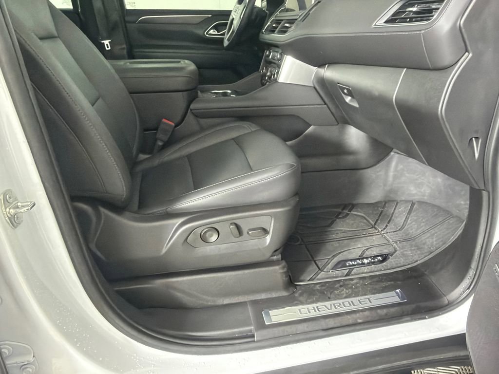 Used 2024 Chevrolet Tahoe Z71 w/ Luxury Package AWD/4WD image 14