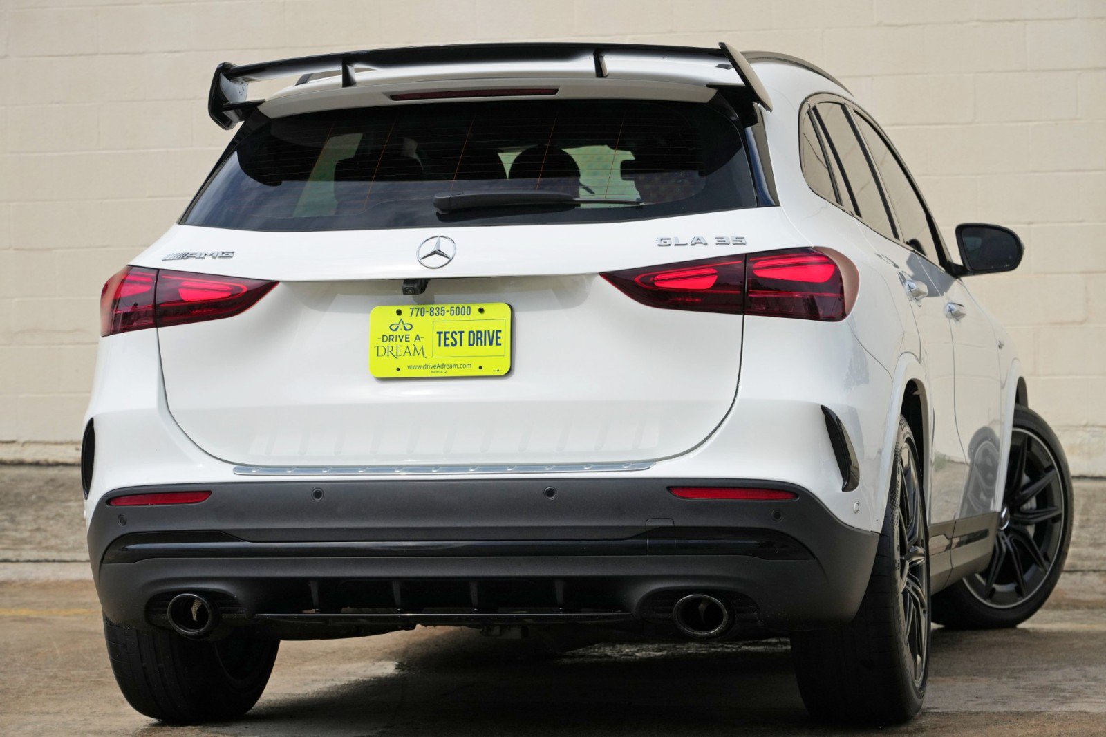 Used 2025 Mercedes-Benz GLA 35 AMG 4MATIC w/ AMG Aerodynamics Package image 5