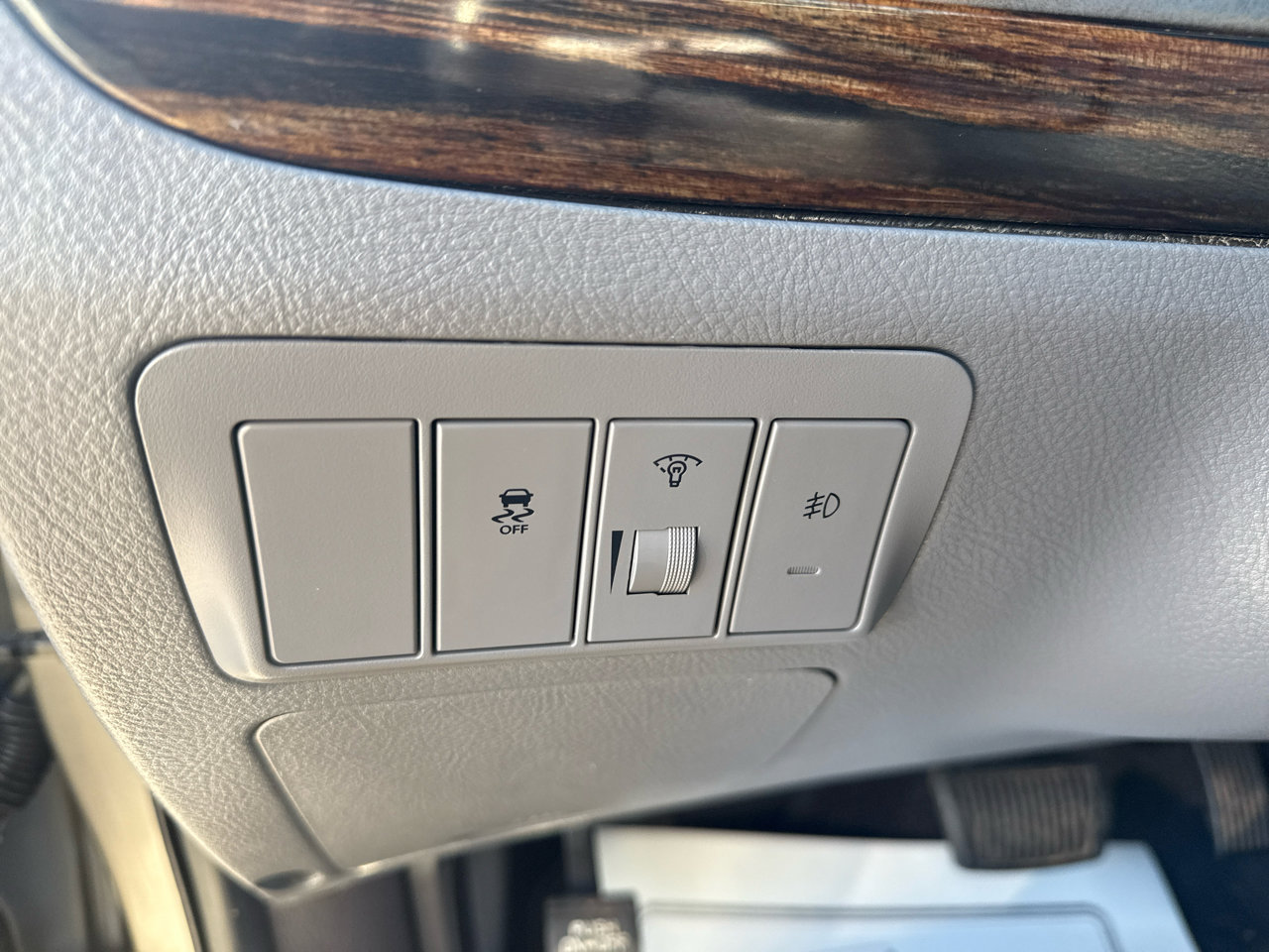 Used 2011 Hyundai Santa Fe SE image 23