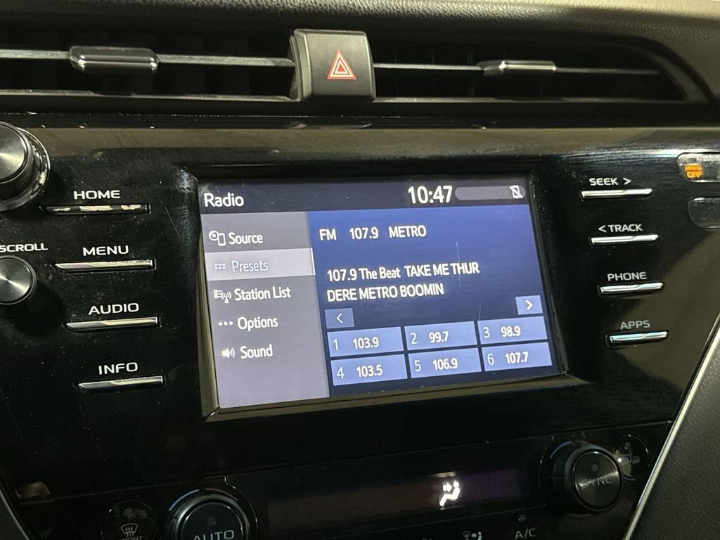 Used 2018 Toyota Camry XLE FWD image 14