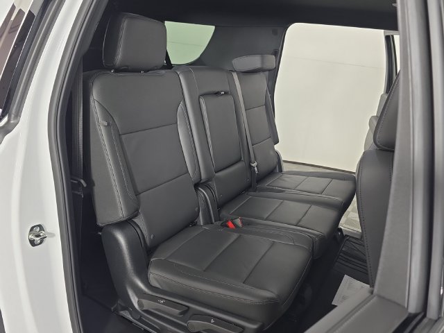 Certified 2026 Chevrolet Suburban LT w/ Comfort Package AWD/4WD image 29
