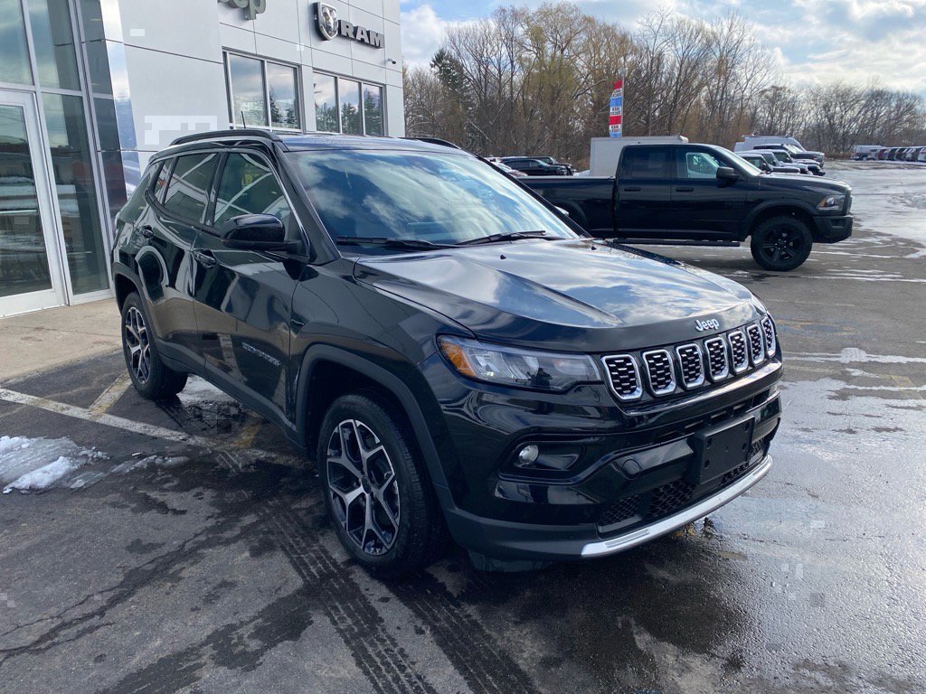 Used 2025 Jeep Compass Limited image 7