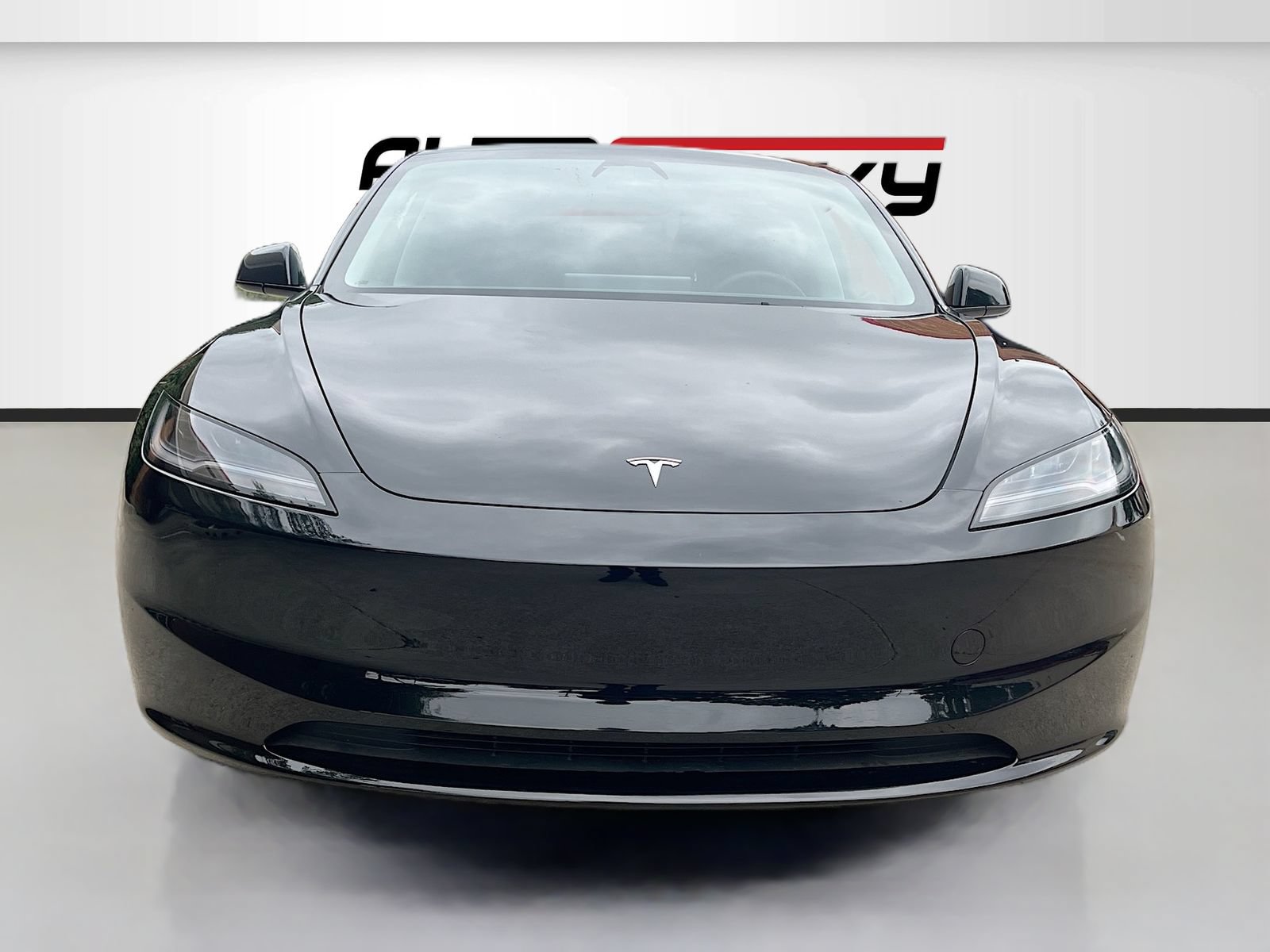 Used 2025 Tesla Model 3 Long Range RWD image 2