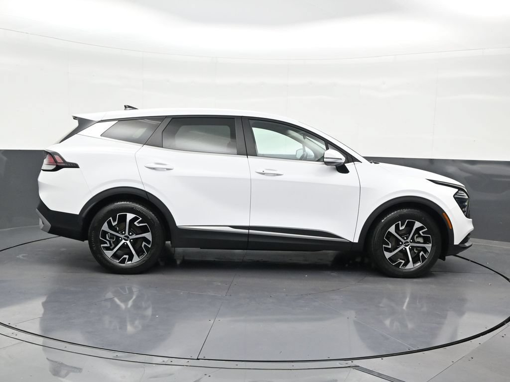 Used 2024 Kia Sportage EX FWD image 7
