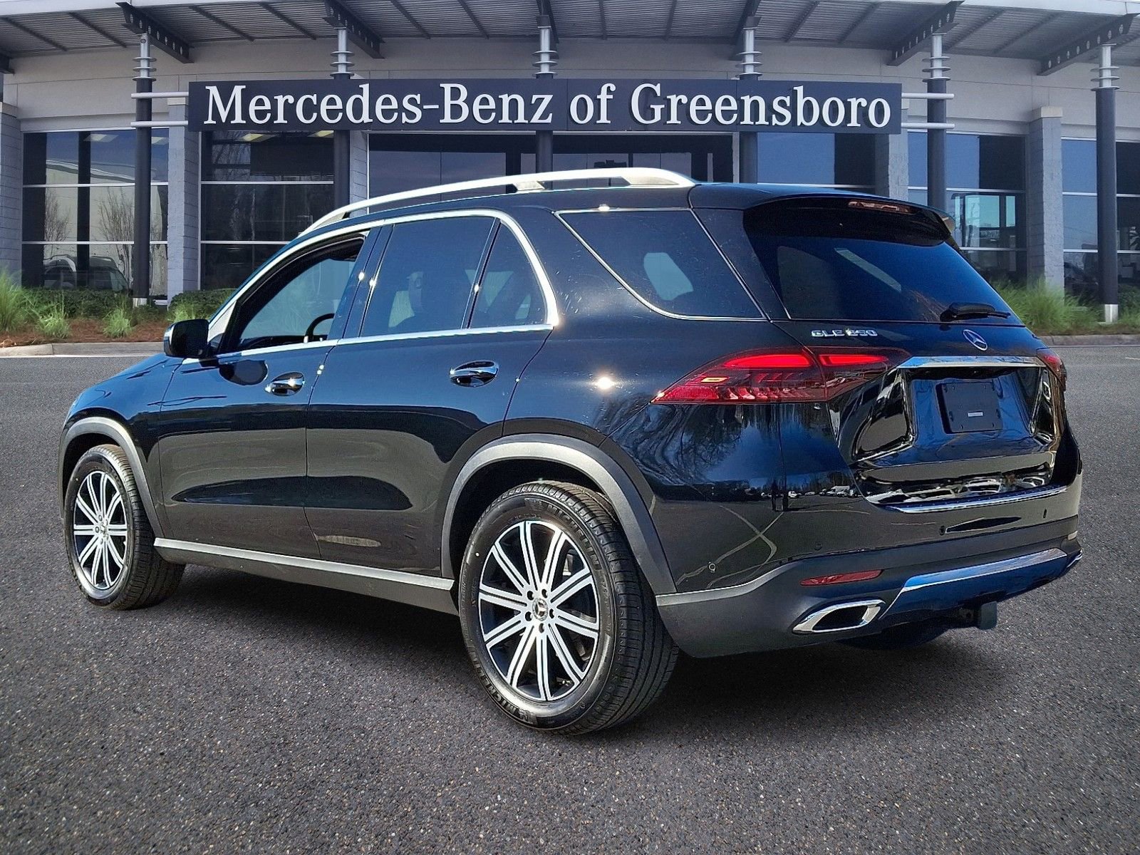 Certified 2025 Mercedes-Benz GLE 350 4MATIC image 6