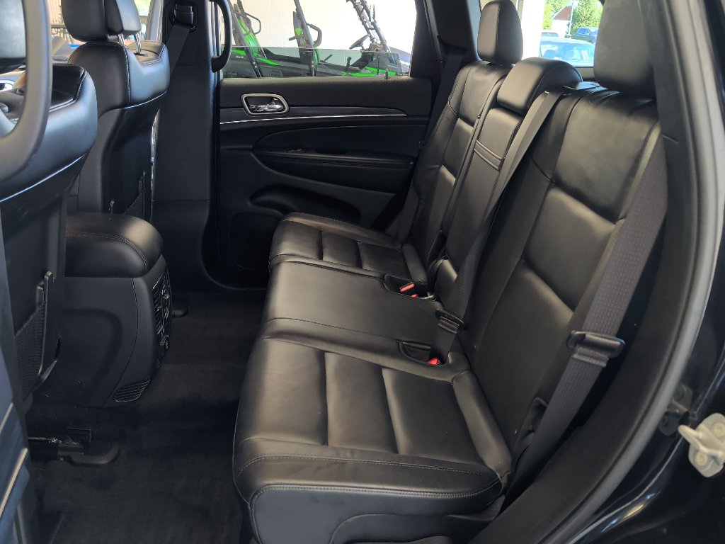 Used 2022 Jeep Grand Cherokee Limited w/ Tech Group AWD/4WD image 15