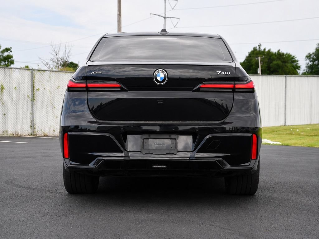 Used 2025 BMW 740i xDrive w/ Executive Package AWD/4WD image 6