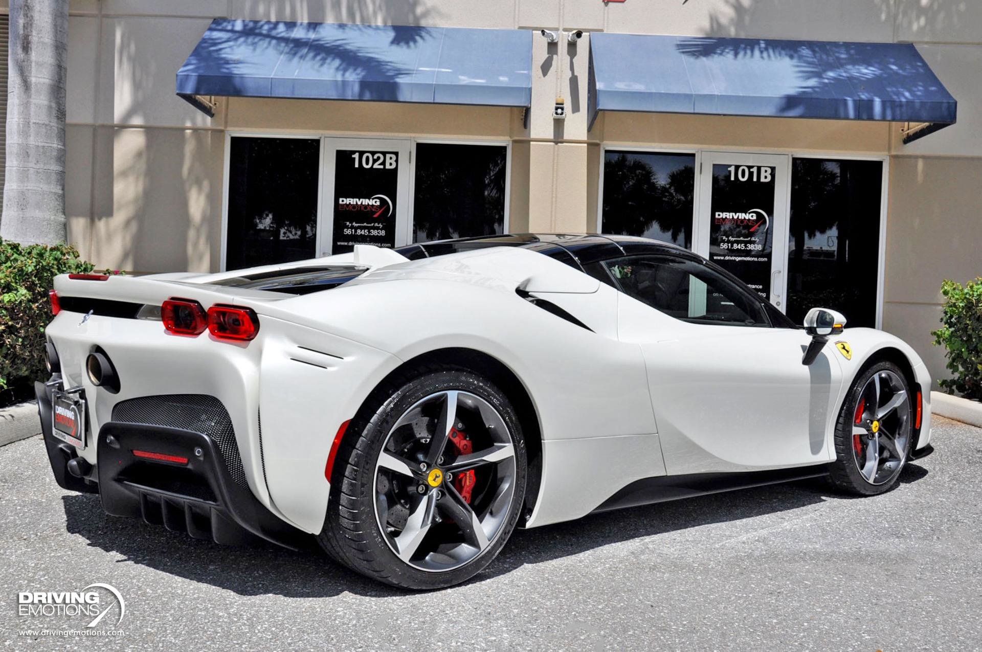 Used 2024 Ferrari SF90 Spider image 22