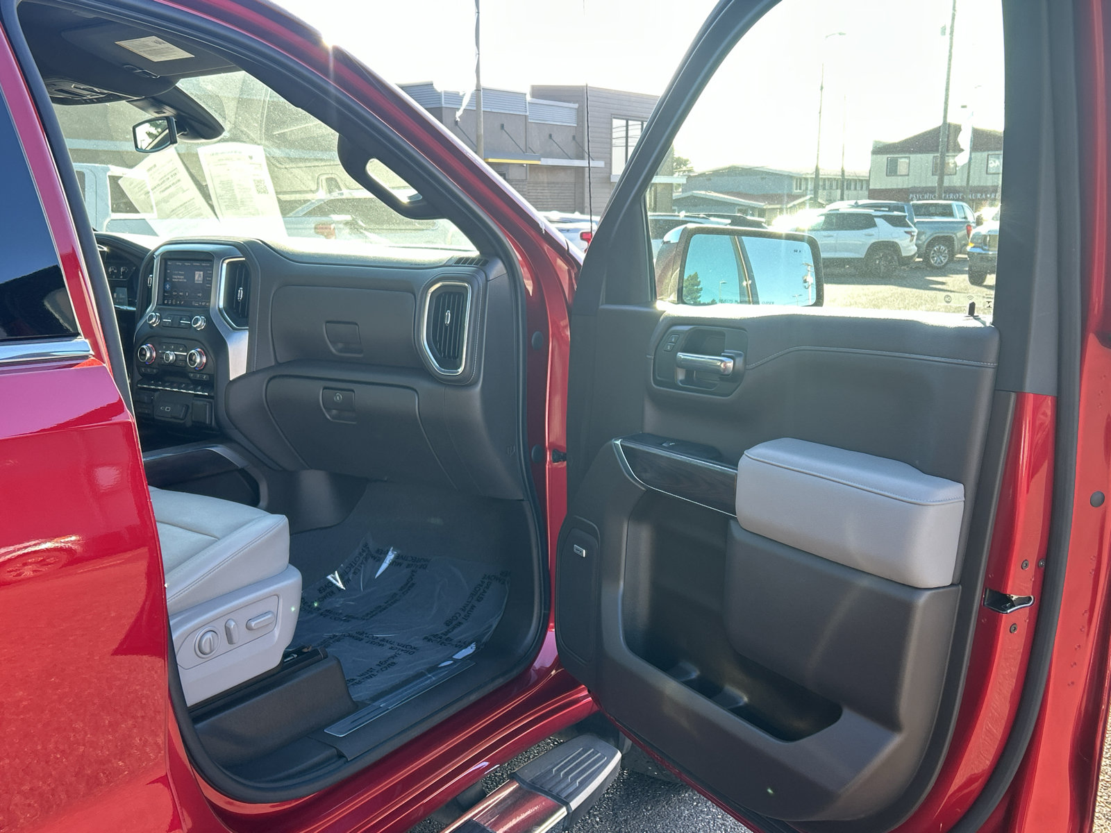 Used 2022 GMC Sierra 1500 SLT w/ SLT Premium Plus Package AWD/4WD image 32