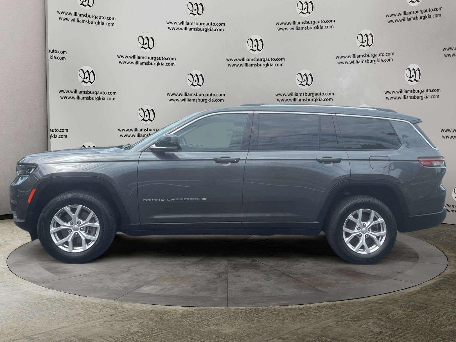 Used 2022 Jeep Grand Cherokee L Limited w/ Trailer Tow Group (B) RWD image 2