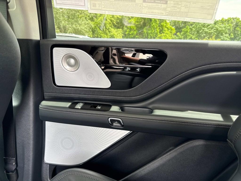 New 2025 Lincoln Aviator Reserve w/ Equipment Group 201A image 16