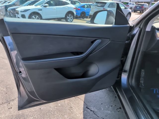 Used 2021 Tesla Model Y Long Range image 19