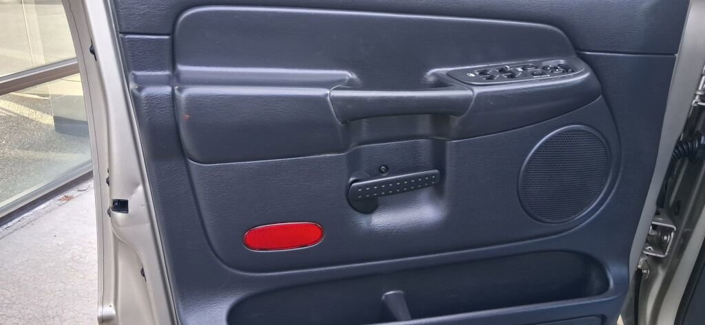 Used 2004 Dodge Ram 2500 Truck SLT w/ Trailer Tow Group image 16