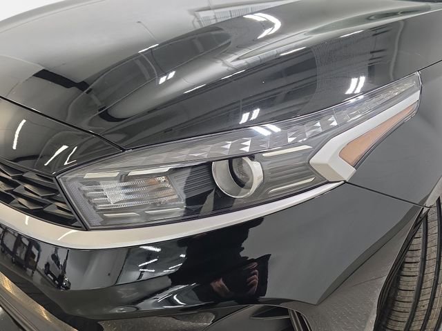 Used 2023 Kia Forte LXS image 28