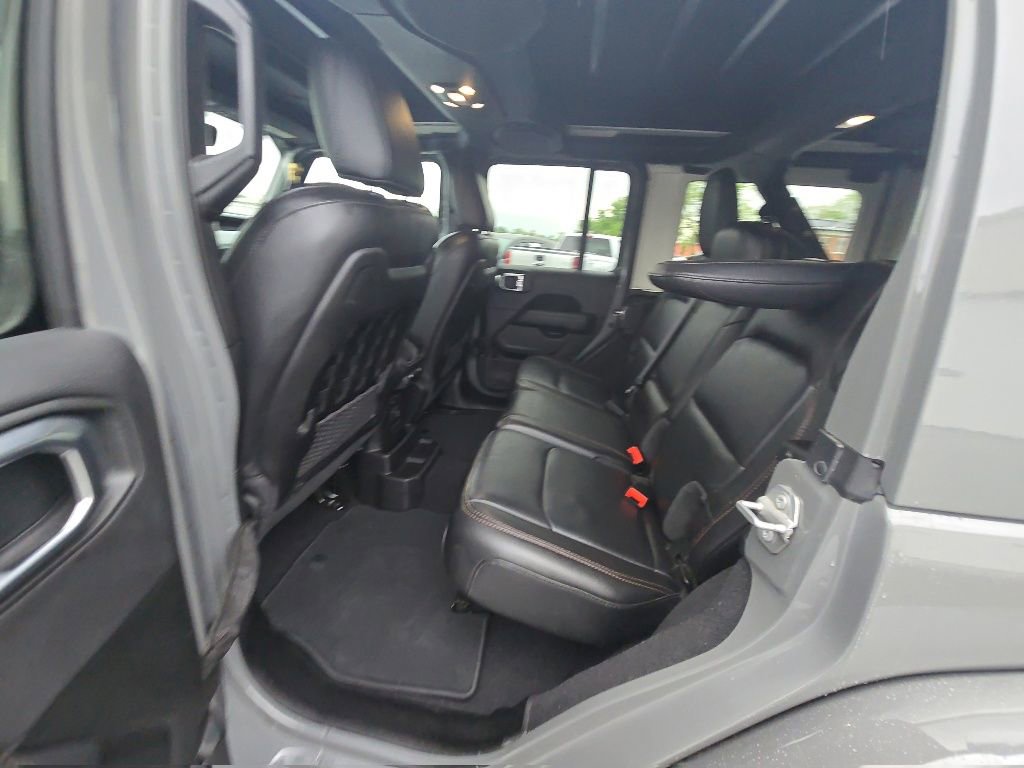 Used 2022 Jeep Wrangler Unlimited Rubicon w/ Xtreme Recon 35" Tire Package AWD/4WD image 25