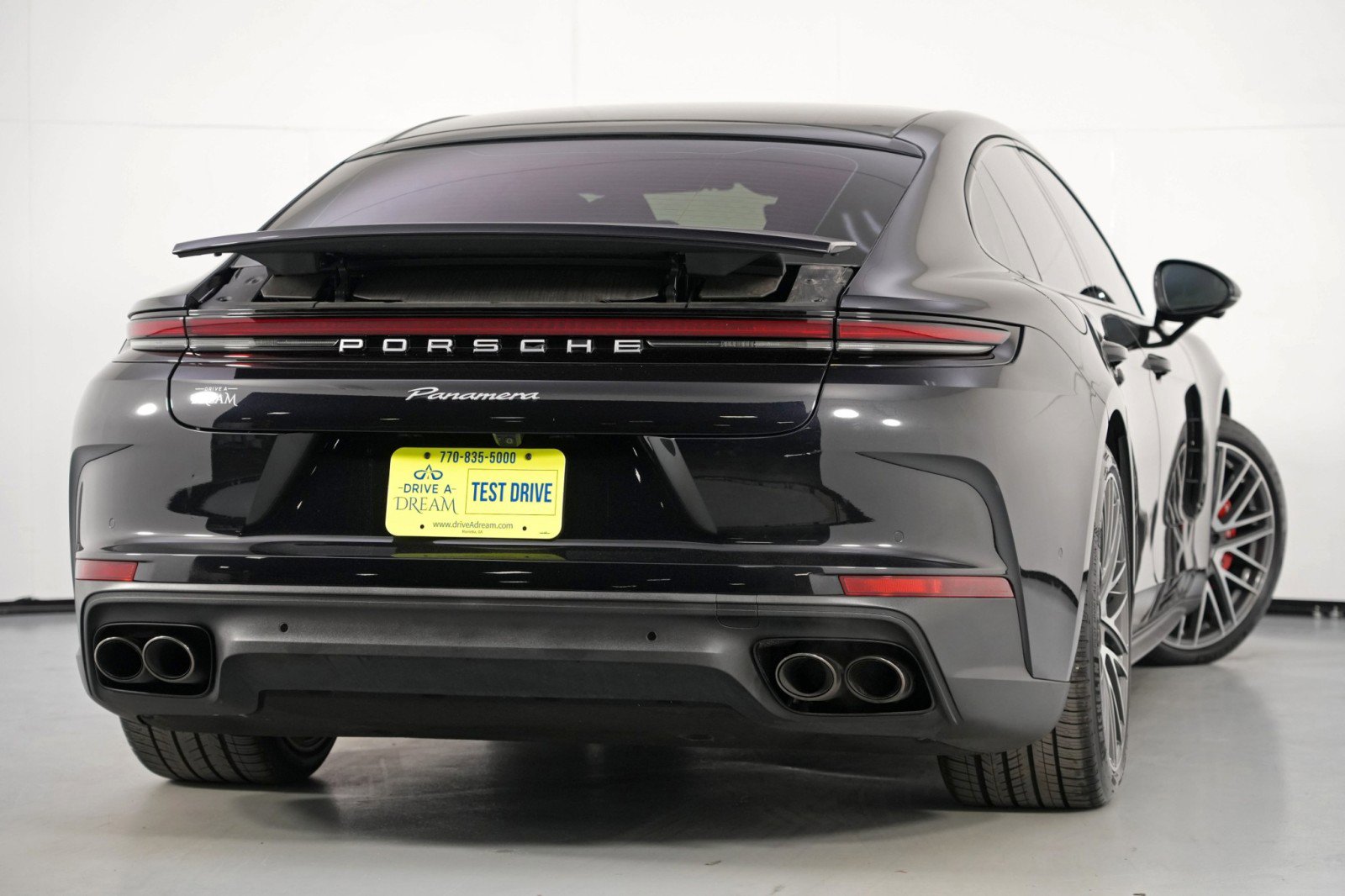 Used 2024 Porsche Panamera image 5