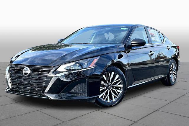 Certified 2025 Nissan Altima 2.5 SV image 1