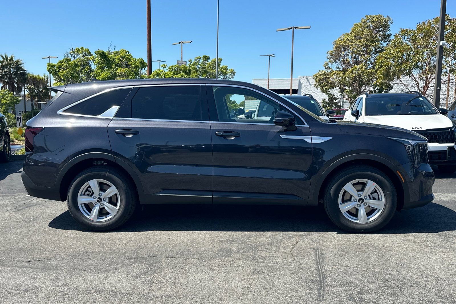 New 2026 Kia Sorento LX FWD image 3