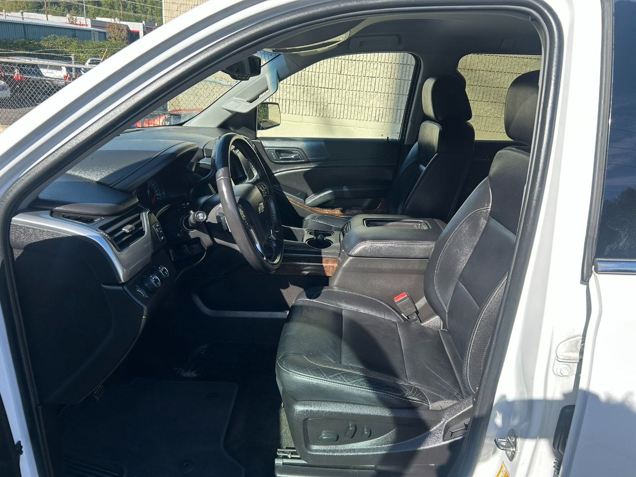 Used 2017 Chevrolet Suburban LT image 9