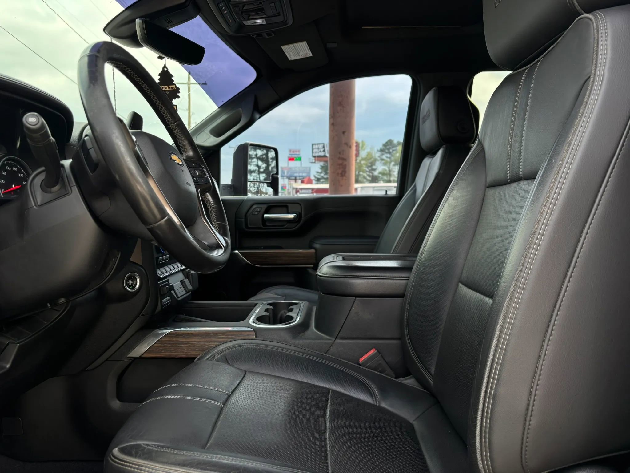 Used 2020 Chevrolet Silverado 2500 High Country image 24