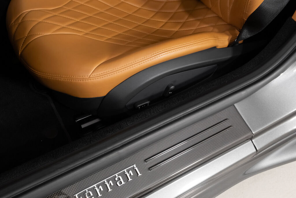 Used 2019 Ferrari 812 Superfast RWD image 27