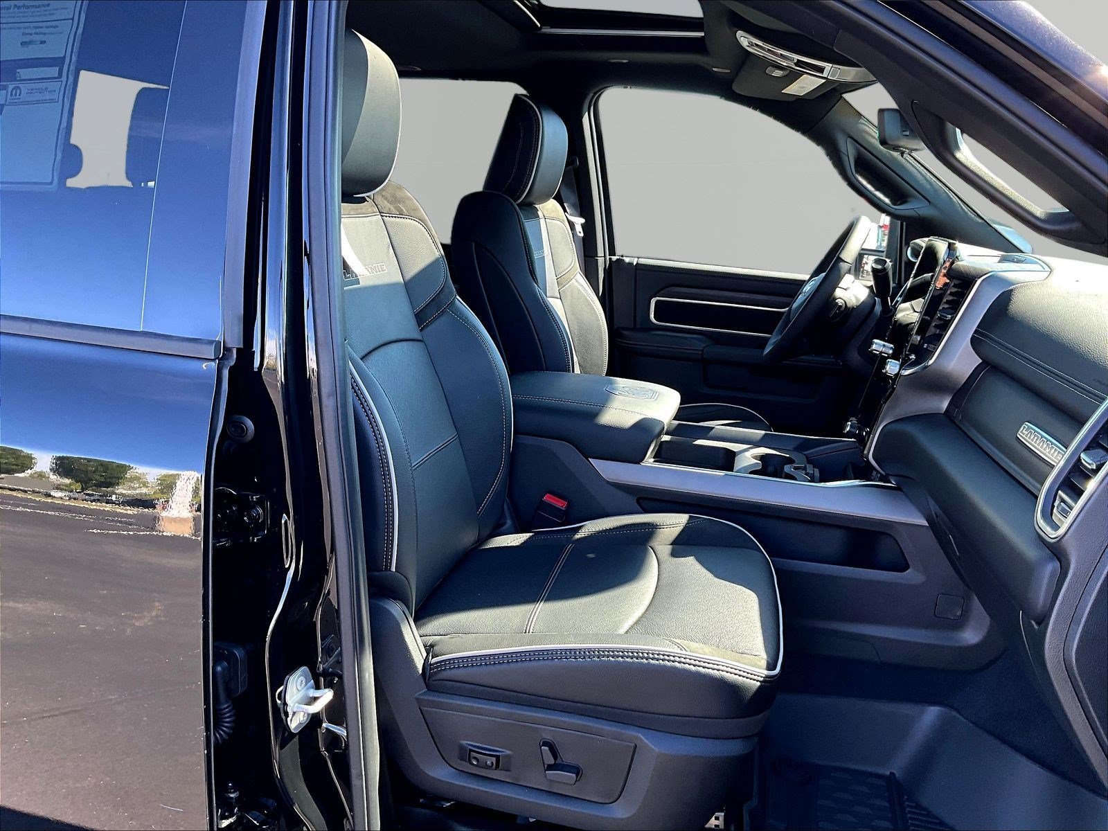 New 2027 RAM 3500 Laramie AWD/4WD image 10