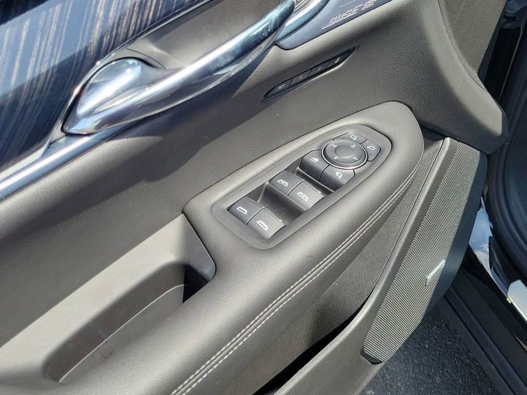 Used 2025 Cadillac XT6 Premium Luxury w/ Technology Package FWD image 23