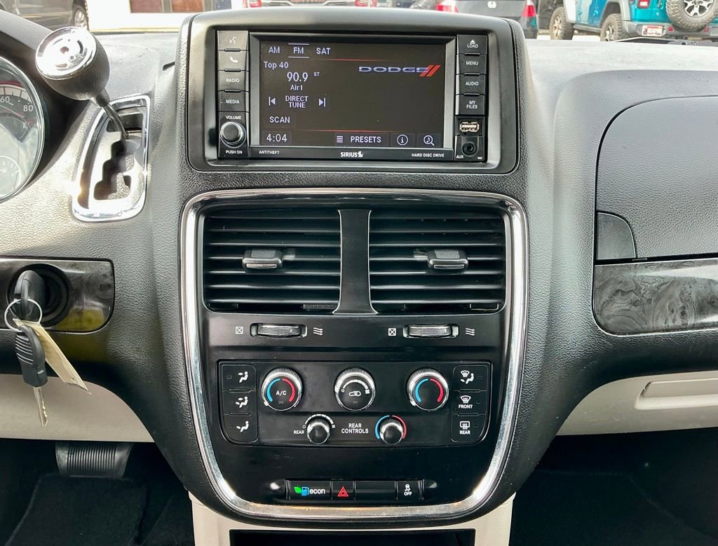 Used 2018 Dodge Grand Caravan SE w/ UConnect Hands-Free Group FWD image 32