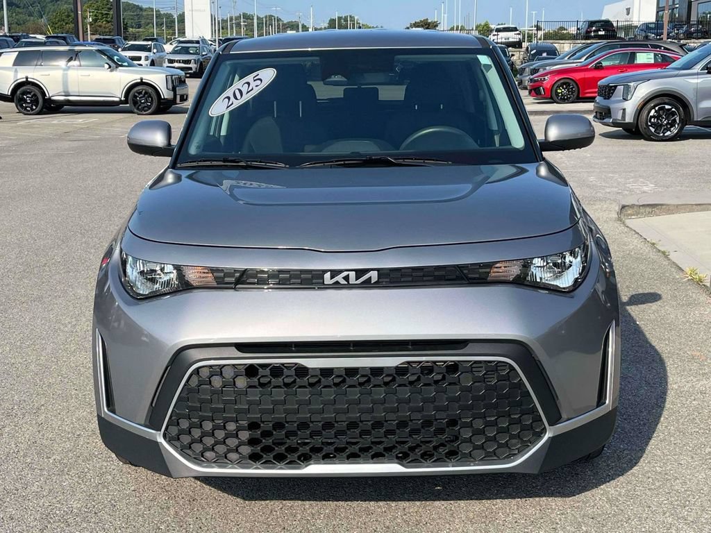 Used 2025 Kia Soul LX w/ LX Technology Package FWD image 31