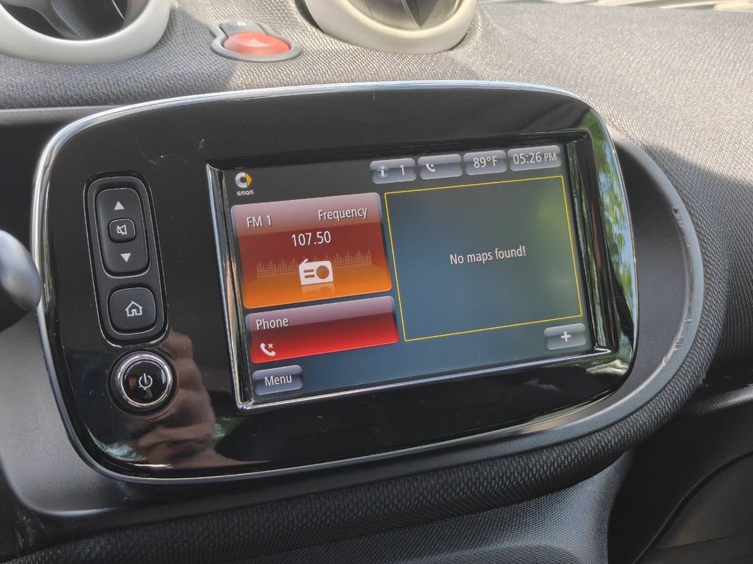 Used 2016 smart fortwo passion RWD image 20