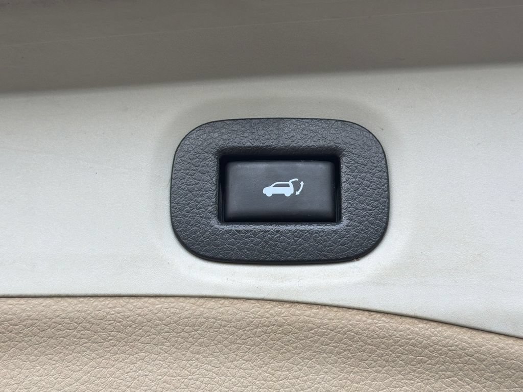 Used 2016 Nissan Rogue SL AWD/4WD image 7