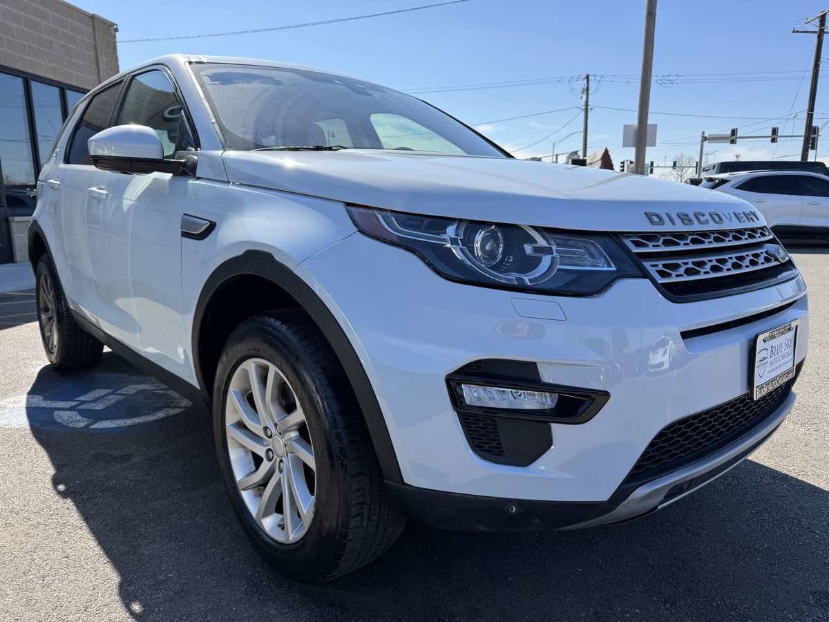 Used 2018 Land Rover Discovery Sport HSE image 3