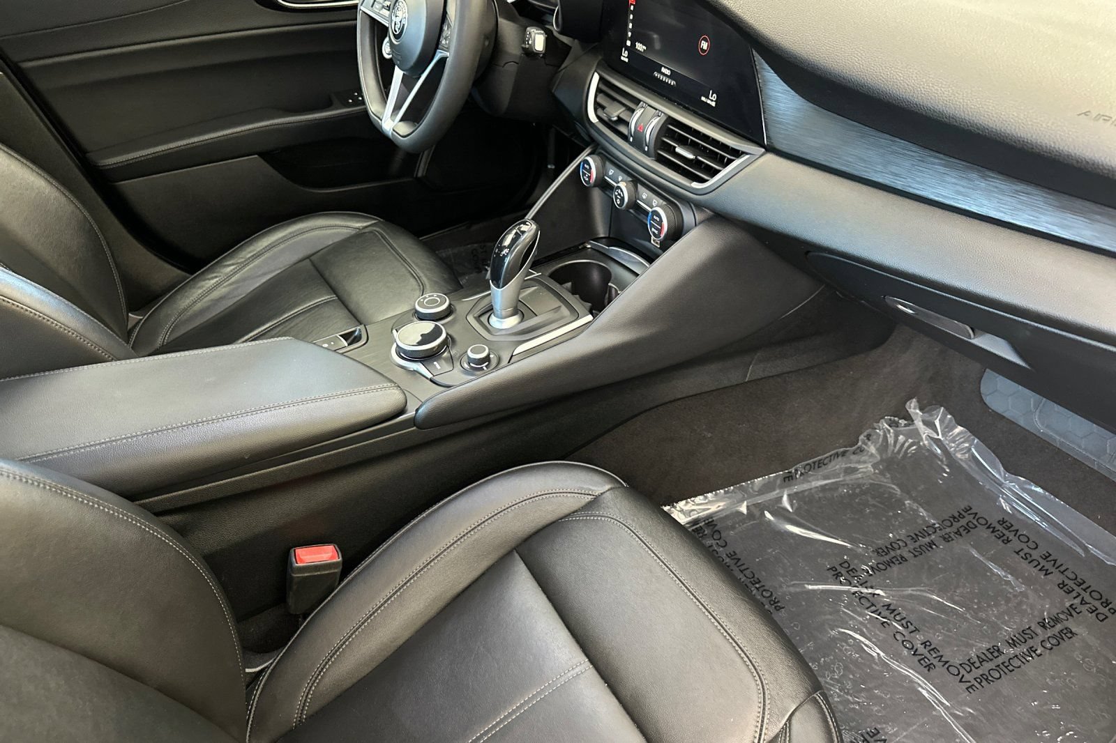 Used 2017 Alfa Romeo Giulia RWD image 17