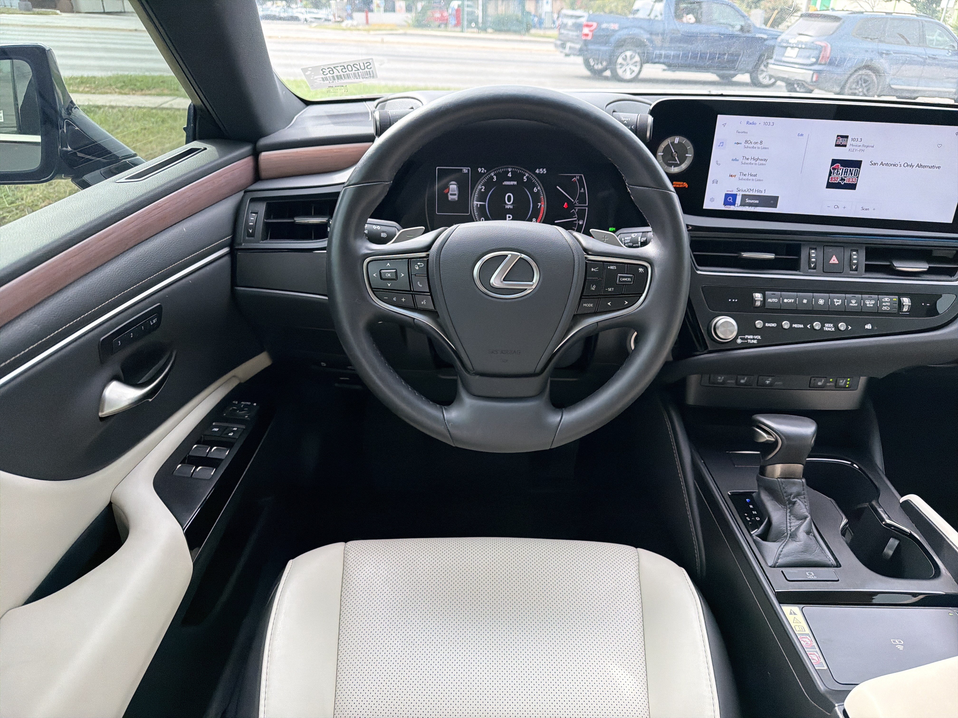 Used 2025 Lexus ES 350 w/ Premium Package FWD image 11