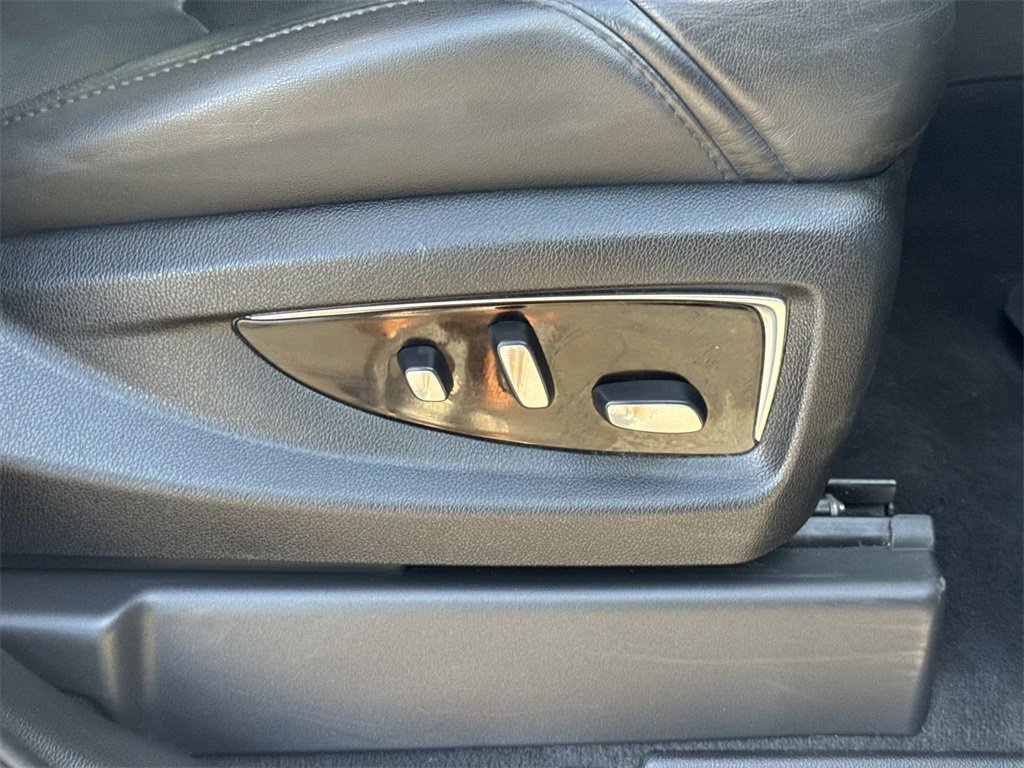 Used 2020 Cadillac Escalade Luxury image 24