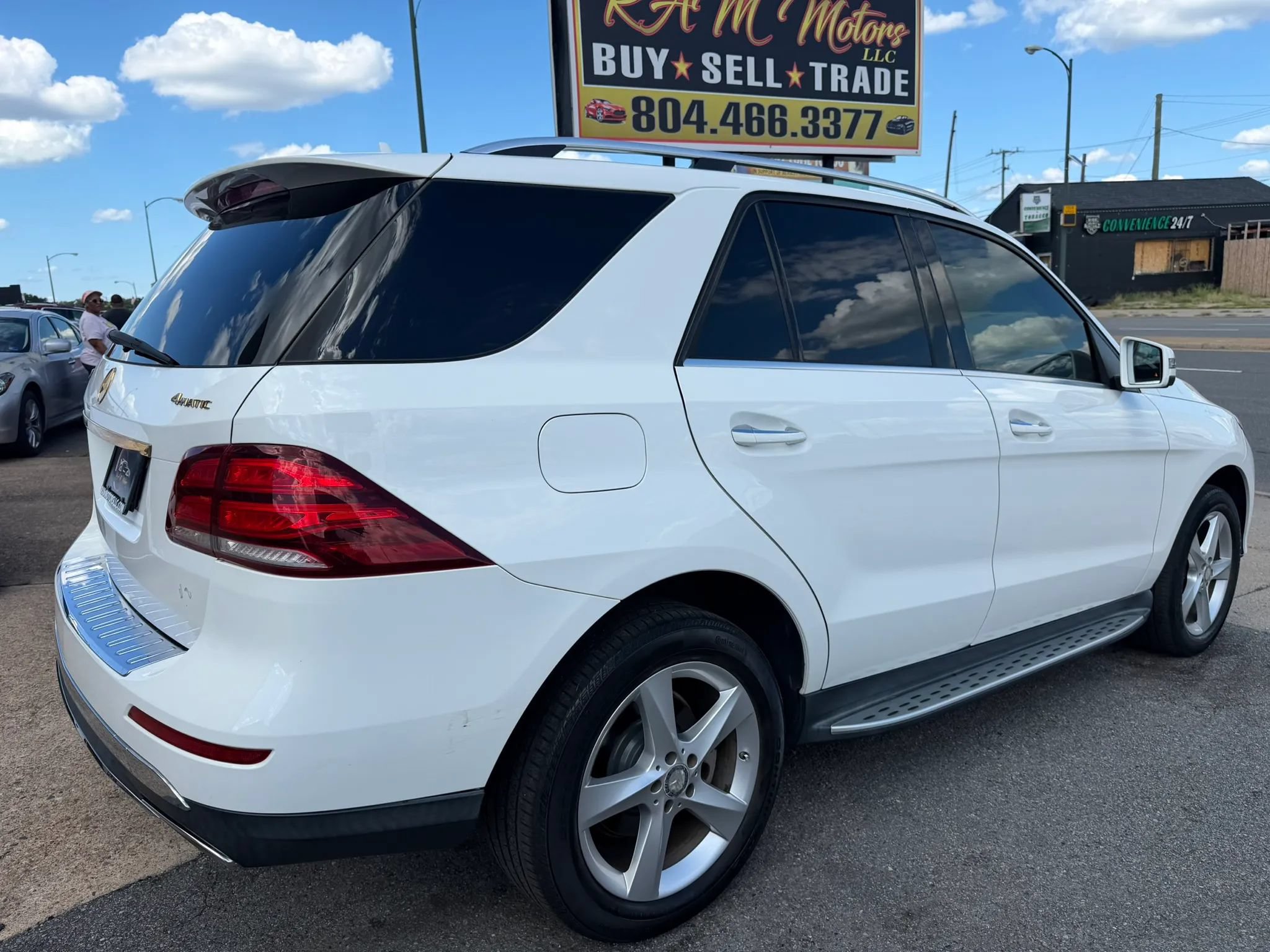 Used 2017 Mercedes-Benz GLE 350 4MATIC image 3