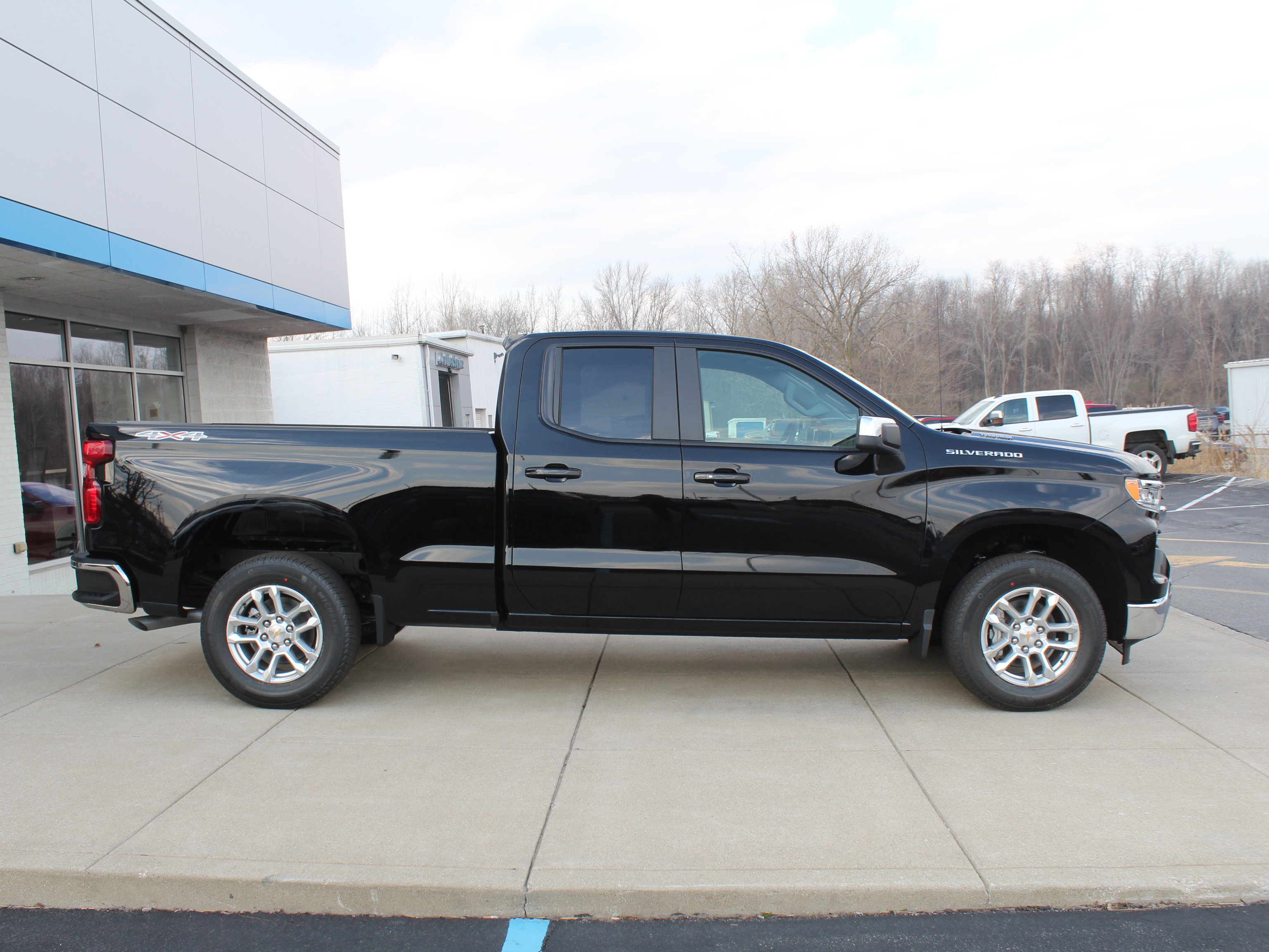 New 2026 Chevrolet Silverado 1500 LT image 3