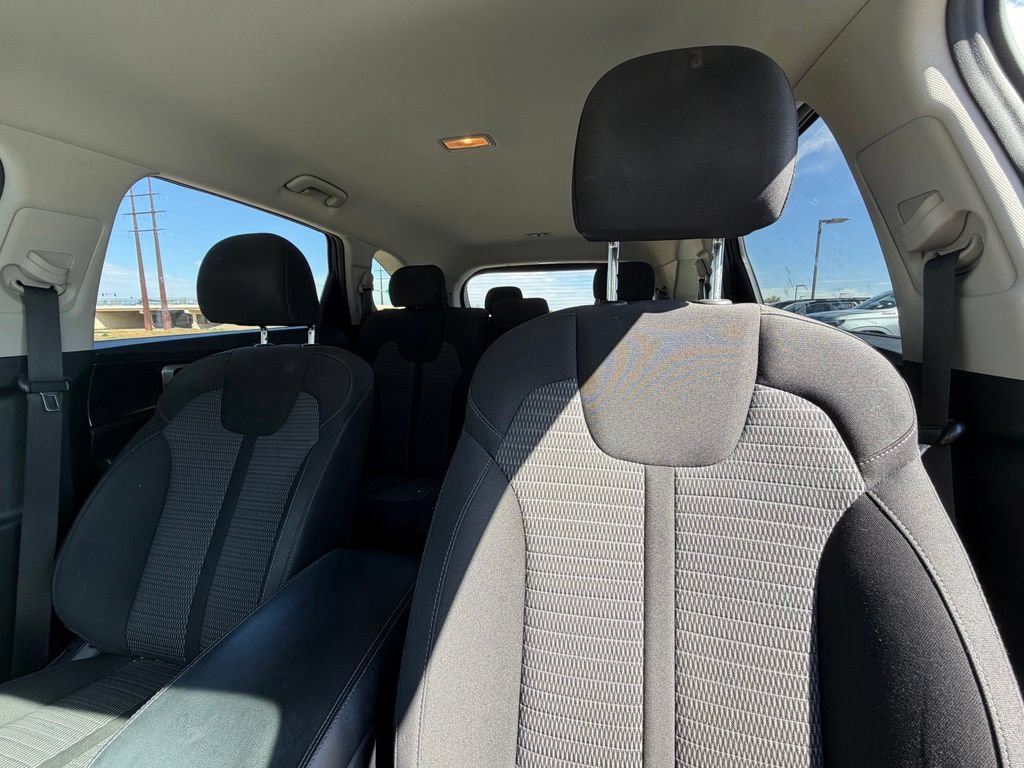Used 2022 Kia Sorento LX AWD/4WD image 13