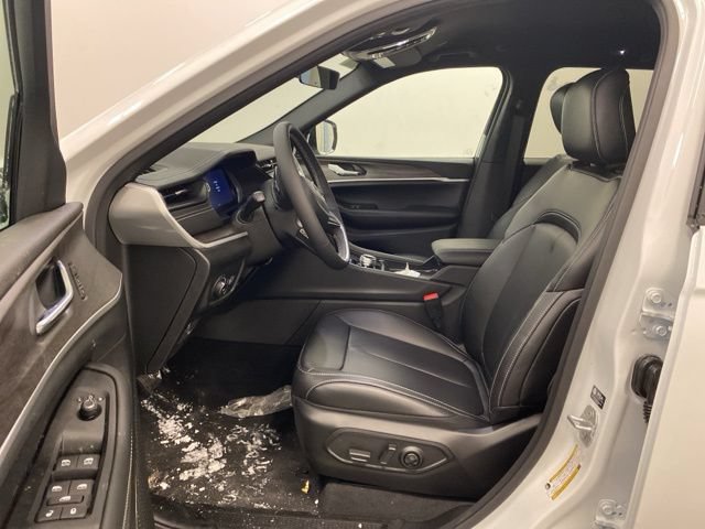 Used 2026 Jeep Grand Cherokee Limited AWD/4WD image 8
