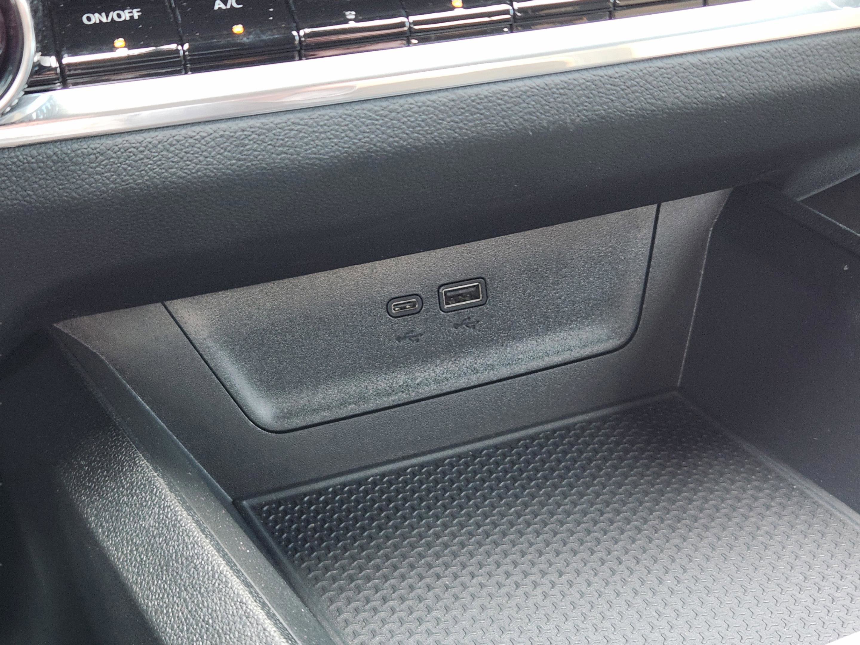 Used 2025 Chevrolet Equinox ACTIV w/ Safety and Technology Package image 23