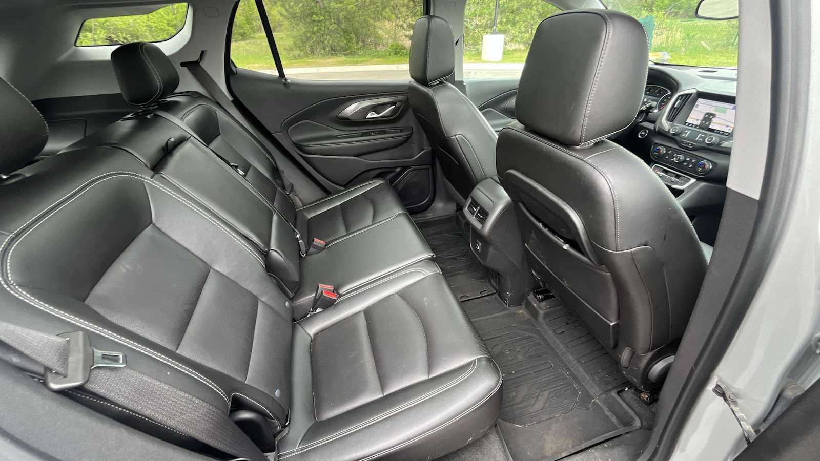 Used 2022 GMC Terrain SLT w/ Infotainment Package II AWD/4WD image 11