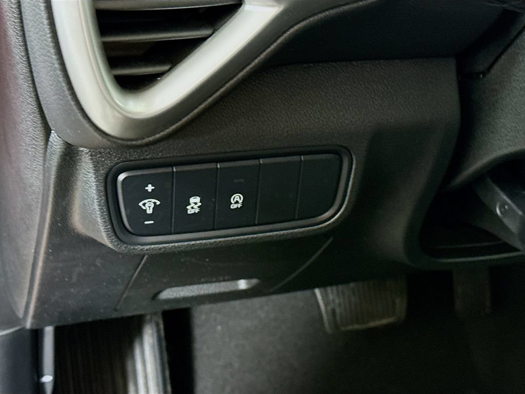 Certified 2023 Kia Soul LX w/ LX Technology Package FWD image 18