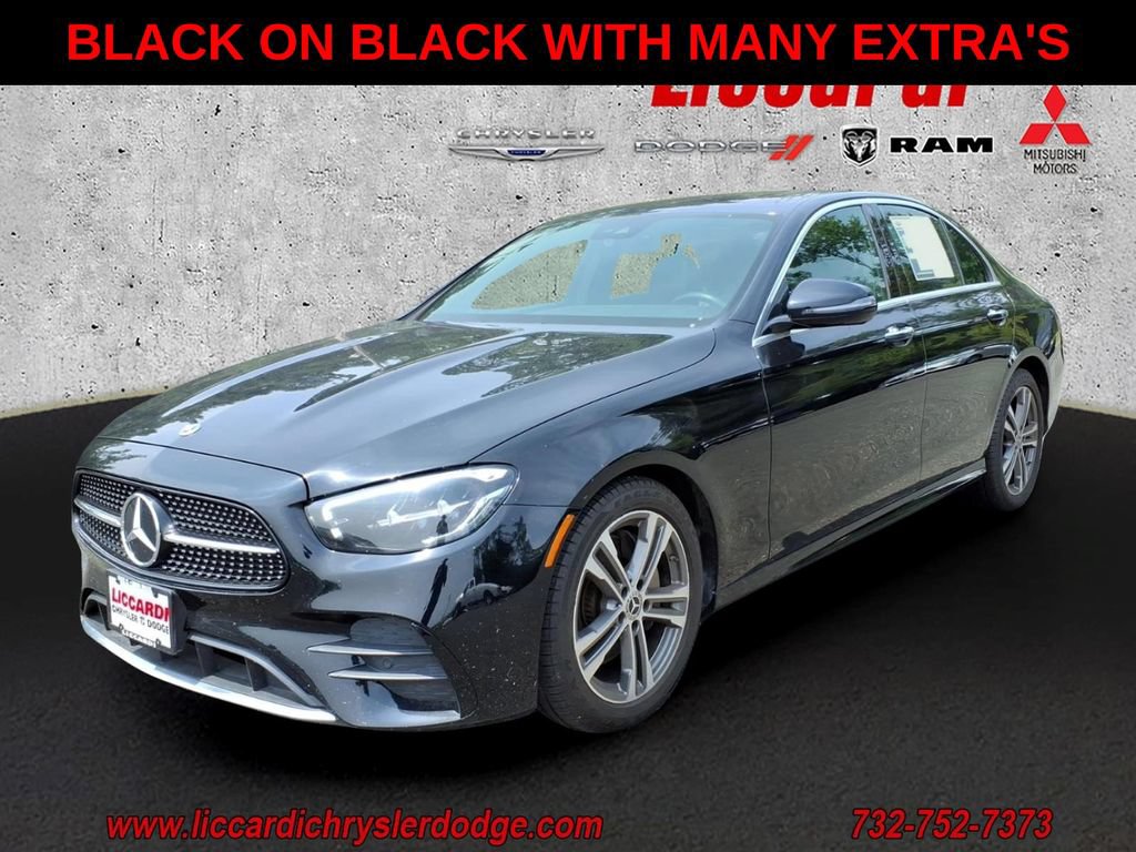Used 2022 Mercedes-Benz E 350 4MATIC Sedan image 3