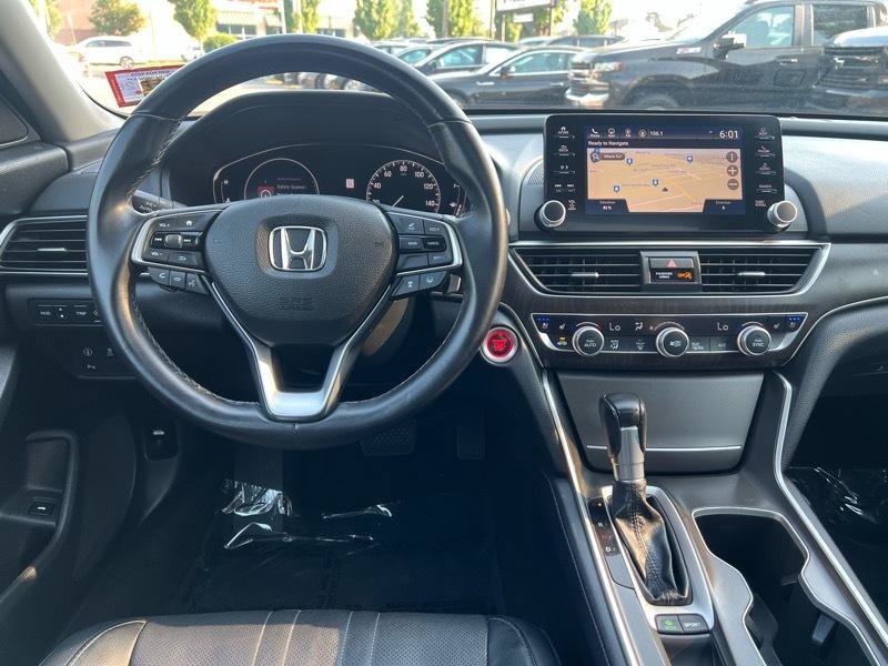 Used 2018 Honda Accord Touring image 13