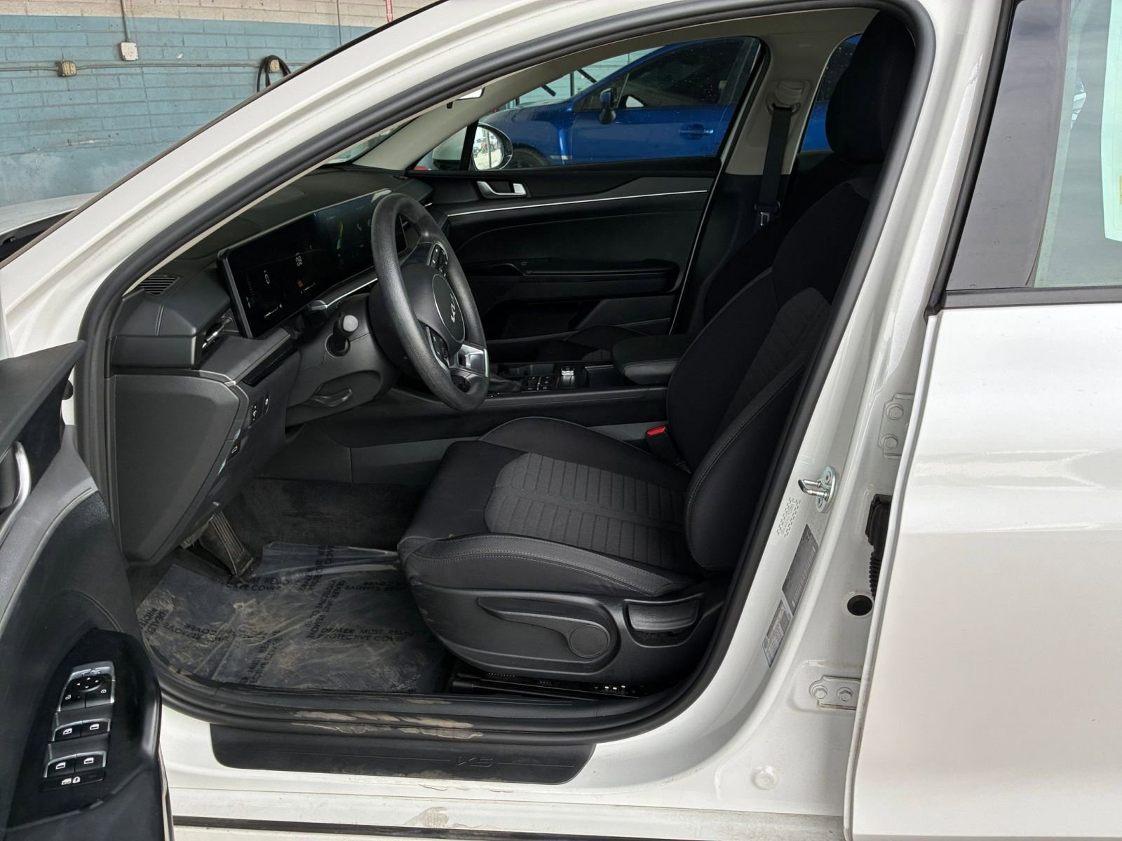 Used 2025 Kia K5 LXS FWD image 27